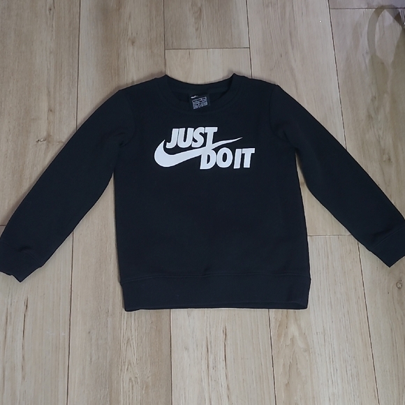 Nike Other - Nike Kids Black Sweatshirt Size 6/7